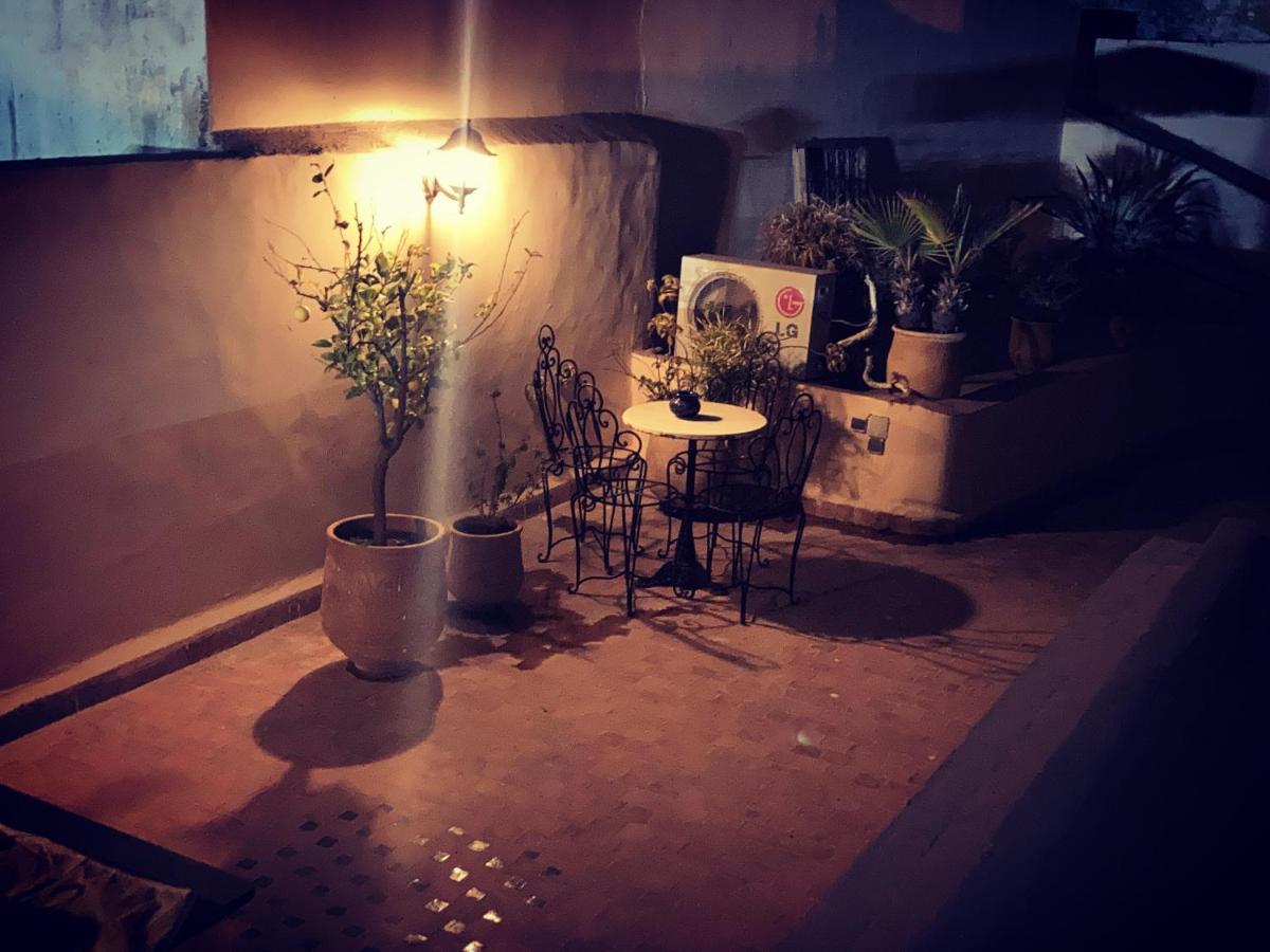 Riad Felloussia แมกเนส ภายนอก รูปภาพ
