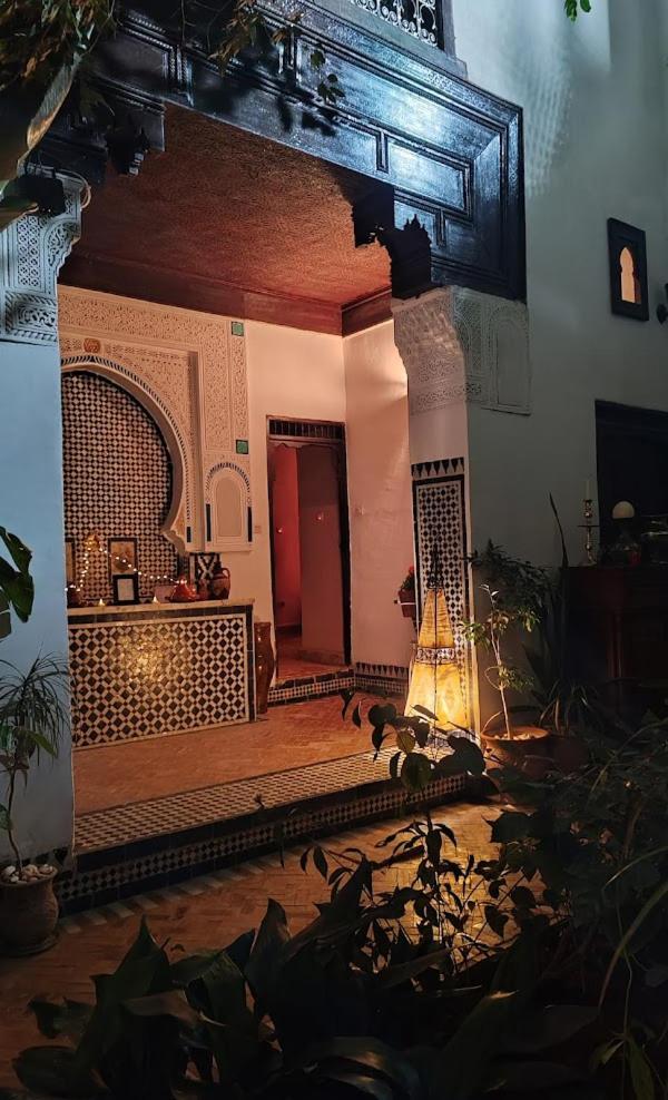 Riad Felloussia แมกเนส ภายนอก รูปภาพ
