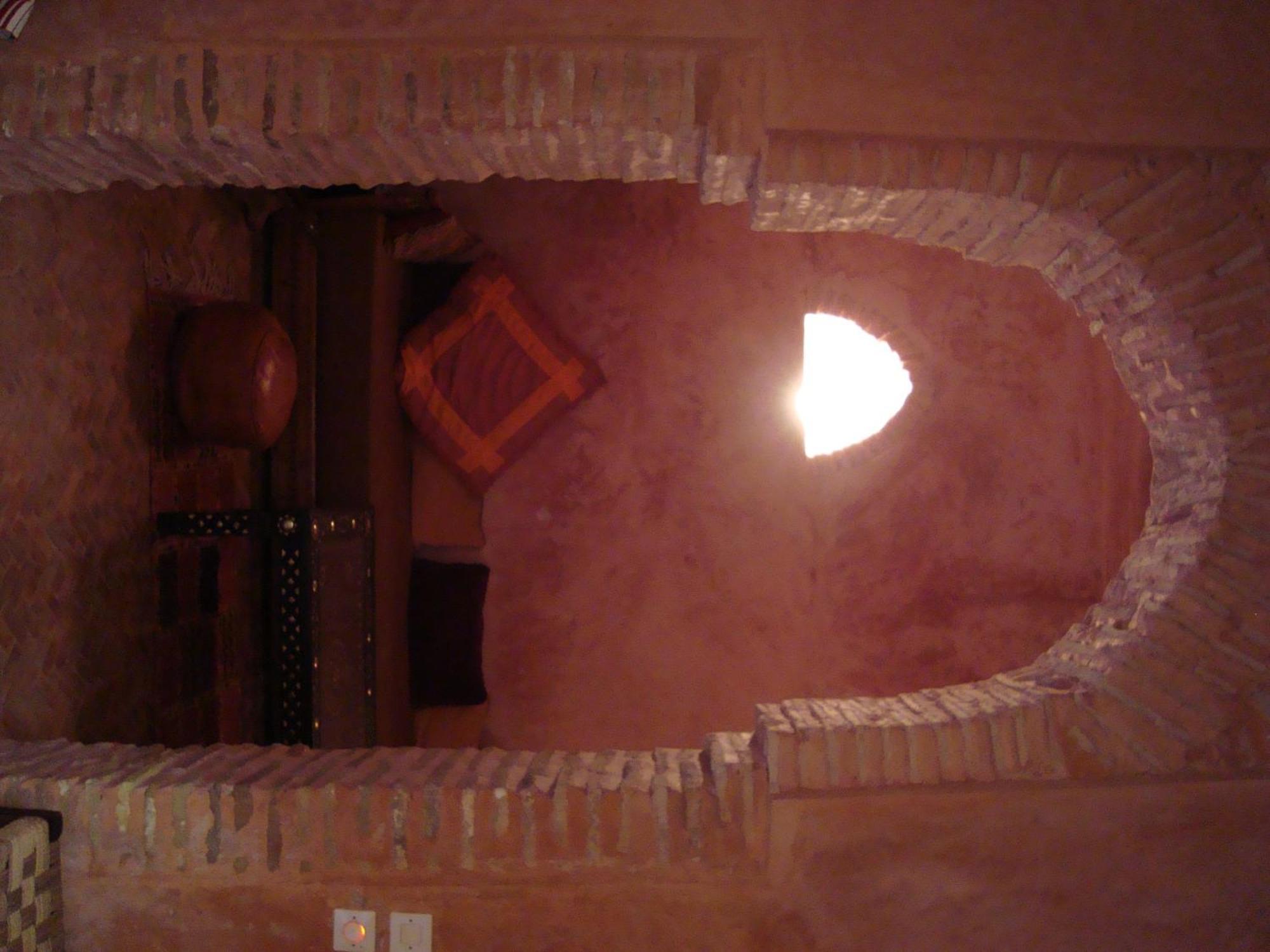 Riad Felloussia แมกเนส ภายนอก รูปภาพ