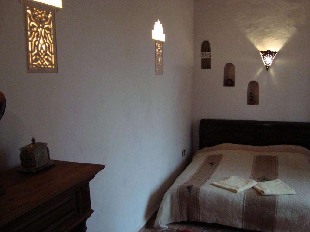 Riad Felloussia แมกเนส ภายนอก รูปภาพ