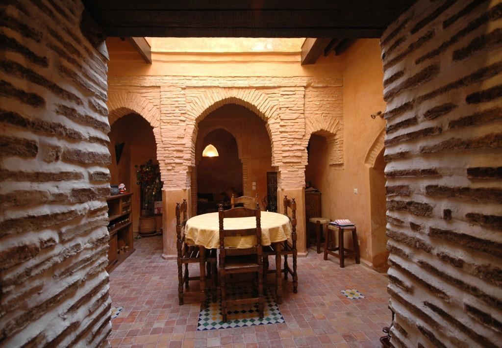 Riad Felloussia แมกเนส ภายนอก รูปภาพ