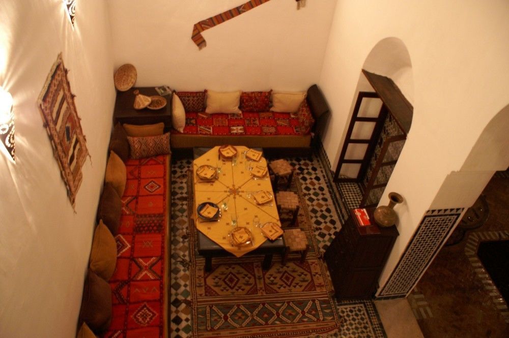 Riad Felloussia แมกเนส ภายนอก รูปภาพ