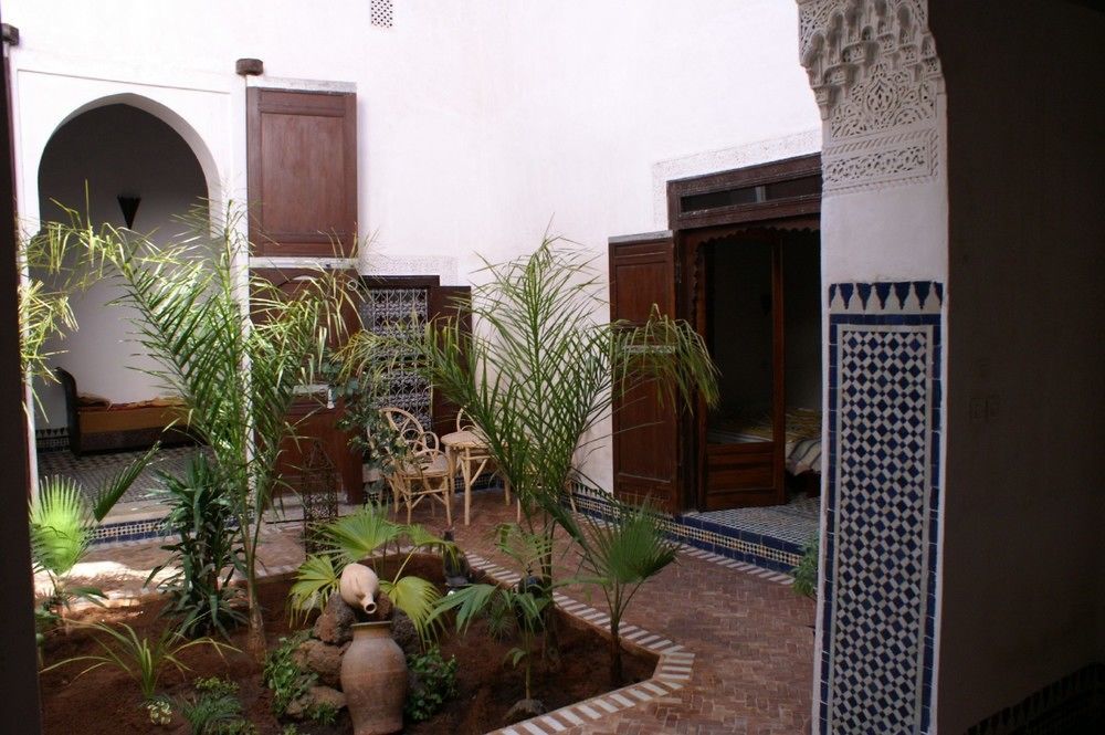 Riad Felloussia แมกเนส ภายนอก รูปภาพ